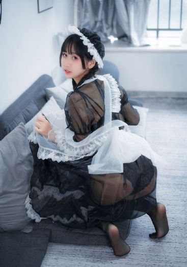 美女露出让男生揉图片