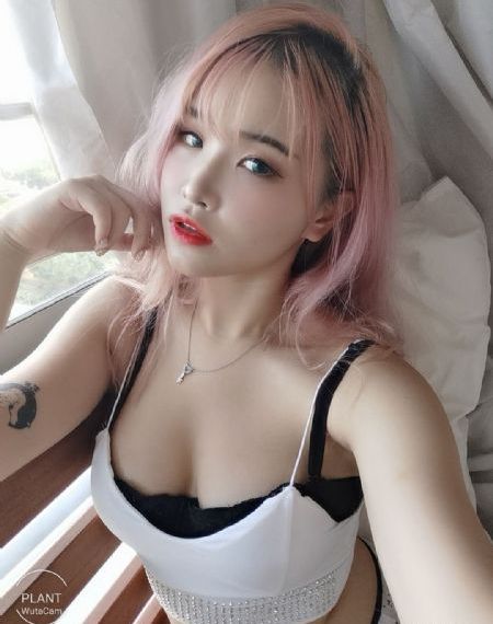 朋友丰满的妈妈
