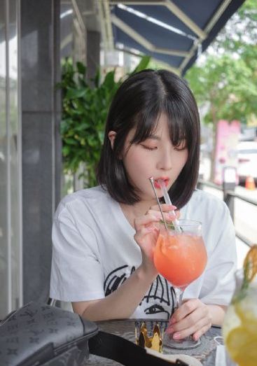 韩国年轻的妈妈