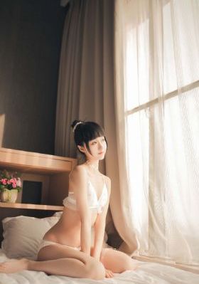 金梅瓶2